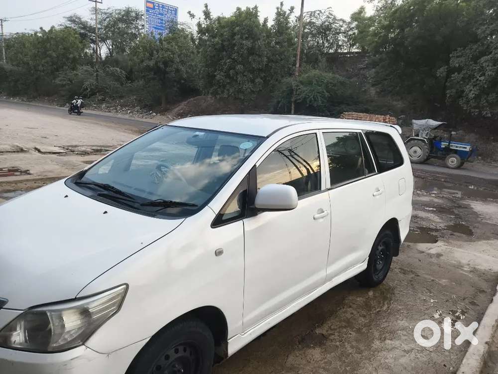 Toyota Innova 2012
