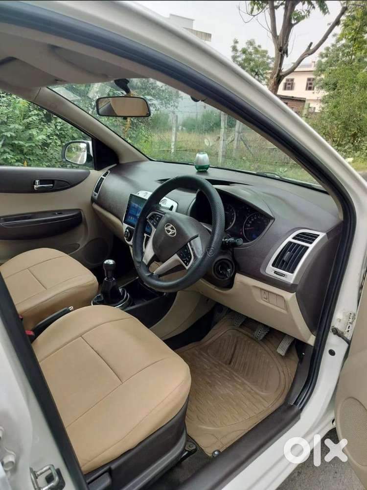 Hyundai Car Manual 2012