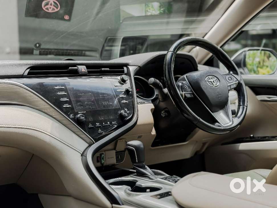 Toyota Camry [2019-ongoing] 2.5 Hybrid, 2019, Cng & Hybrids