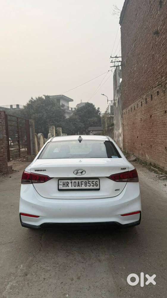 Verna Top Model Automatic And Sunroof