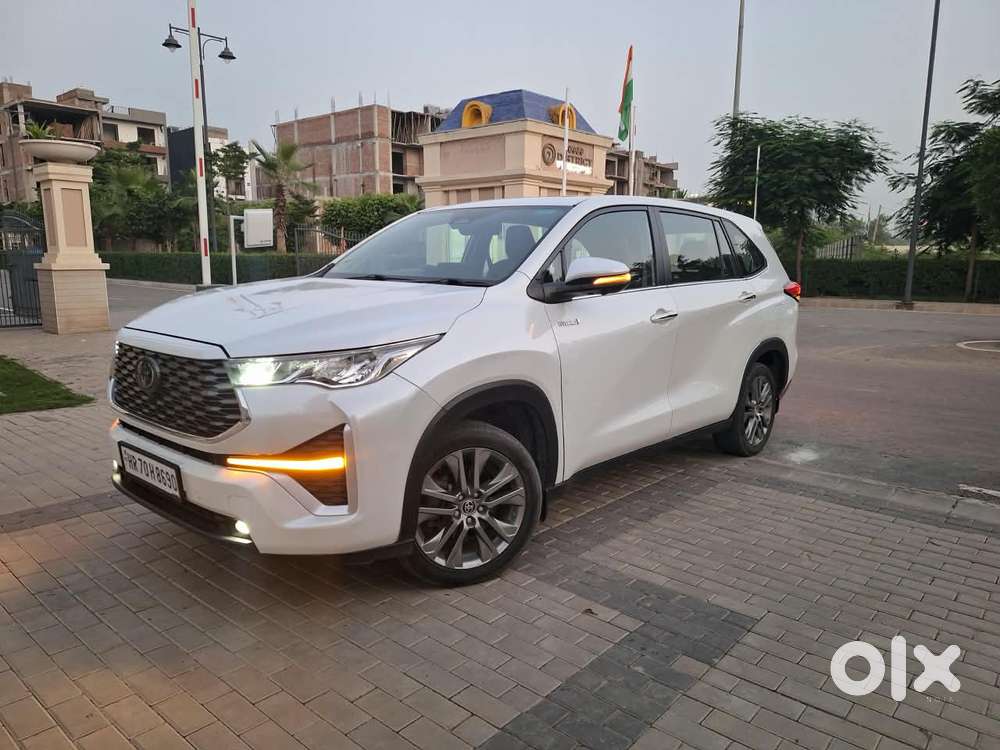 Toyota Innova Hycross 2.0 Zx (o) Hybrid 7 Str, 2024, Petrol