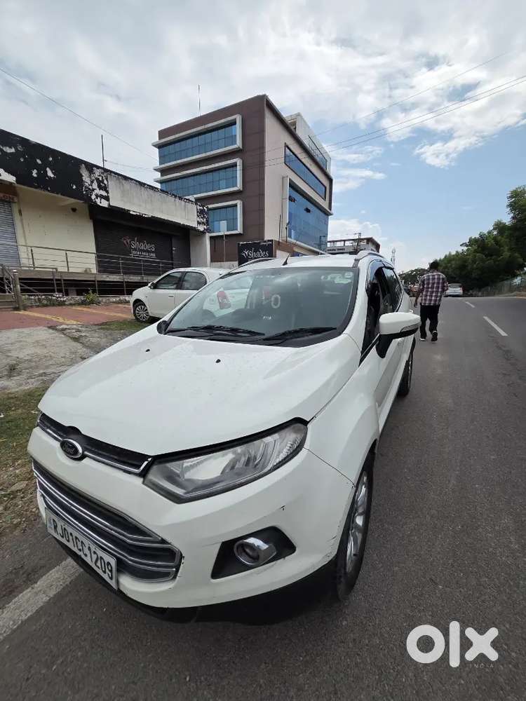Ford Ecosport Titanium 2013 Dimond White Color