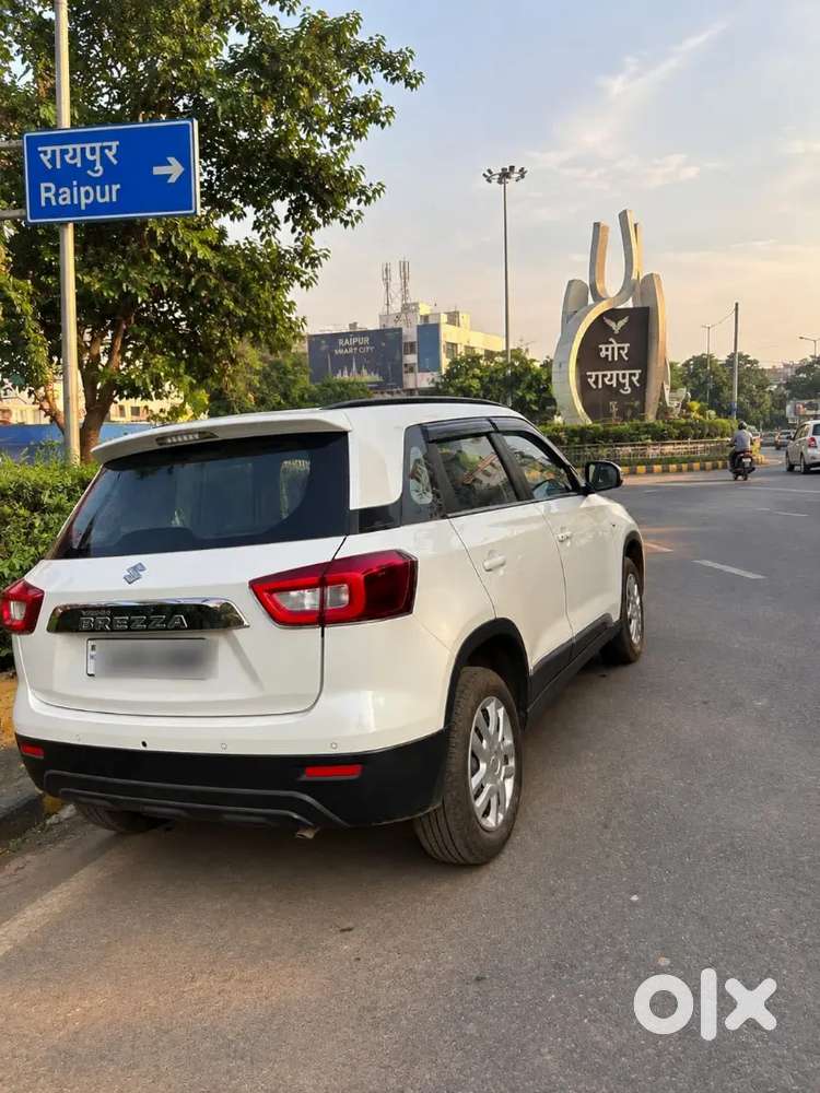 Maruti Suzuki Brezza Zxi 2022