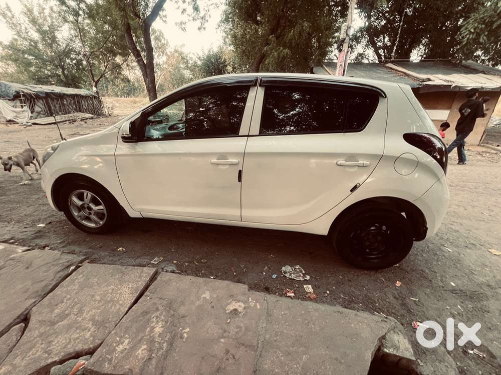 Hyundai Car 2011 Kms
