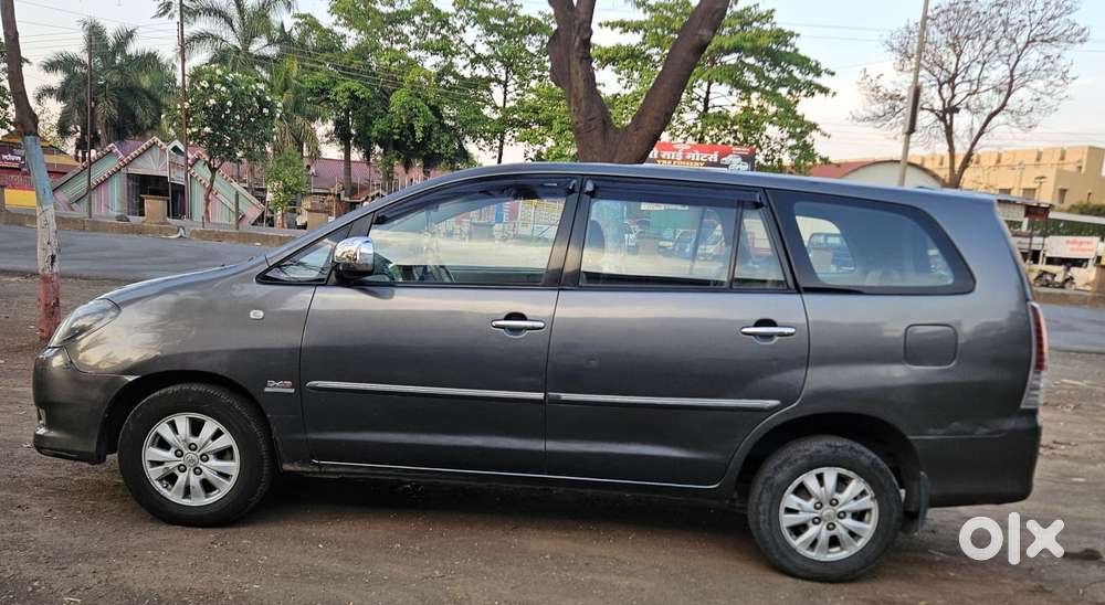 Toyota Innova 2.5 Vx 8 Seater Bs Iv, 2010
