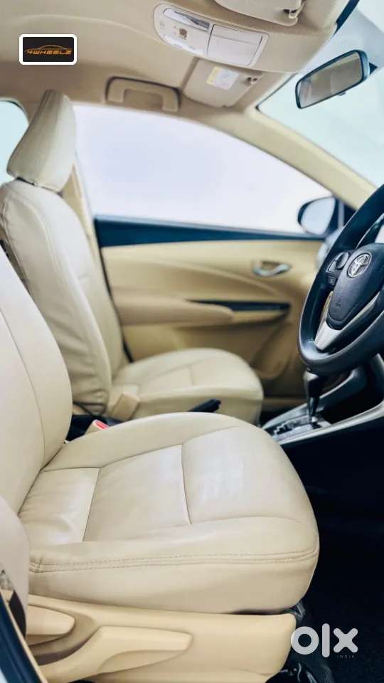 Toyota Yaris V Cvt, 2019, Petrol