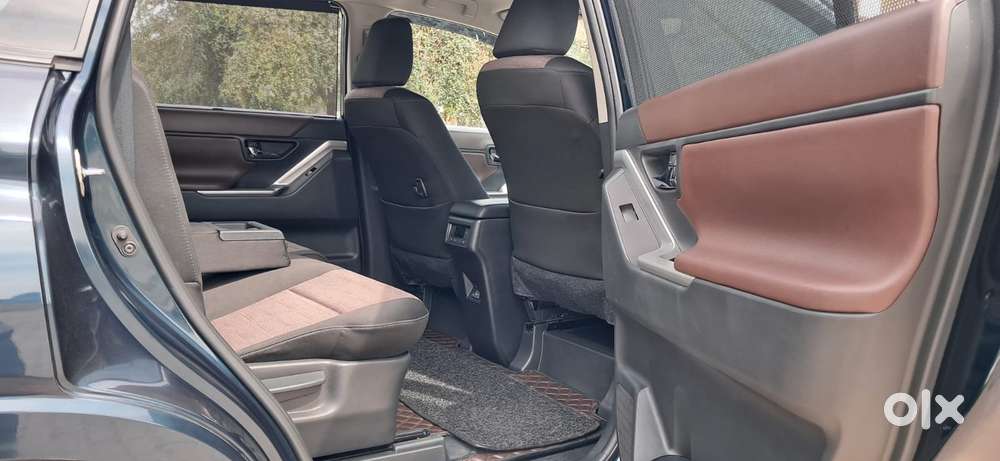 Toyota Innova Hycross 2.0 Vx Hybrid 8 Str, 2025, Petrol