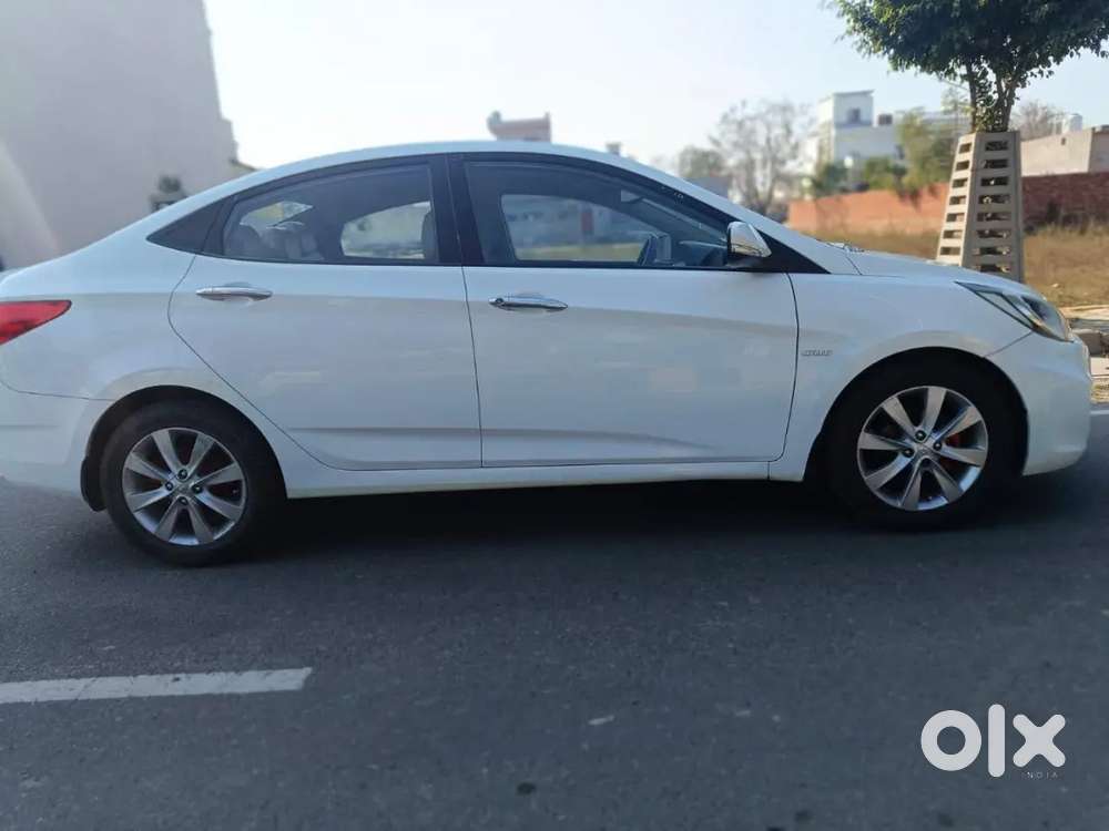 Hyundai Verna 2012