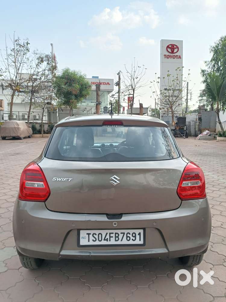 Maruti Suzuki Swift Vxi + Manual, 2022, Petrol