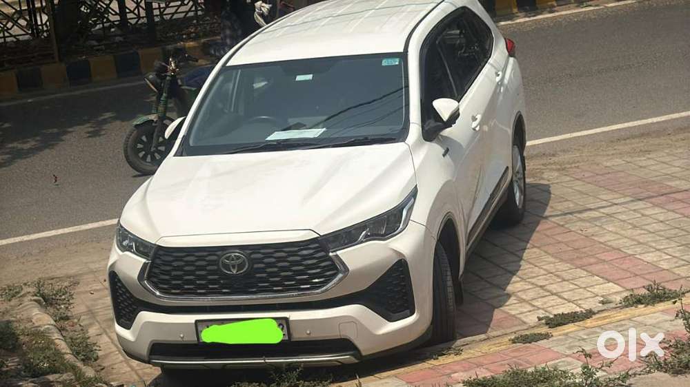 Toyota Hycross Vx Hybrid 2023