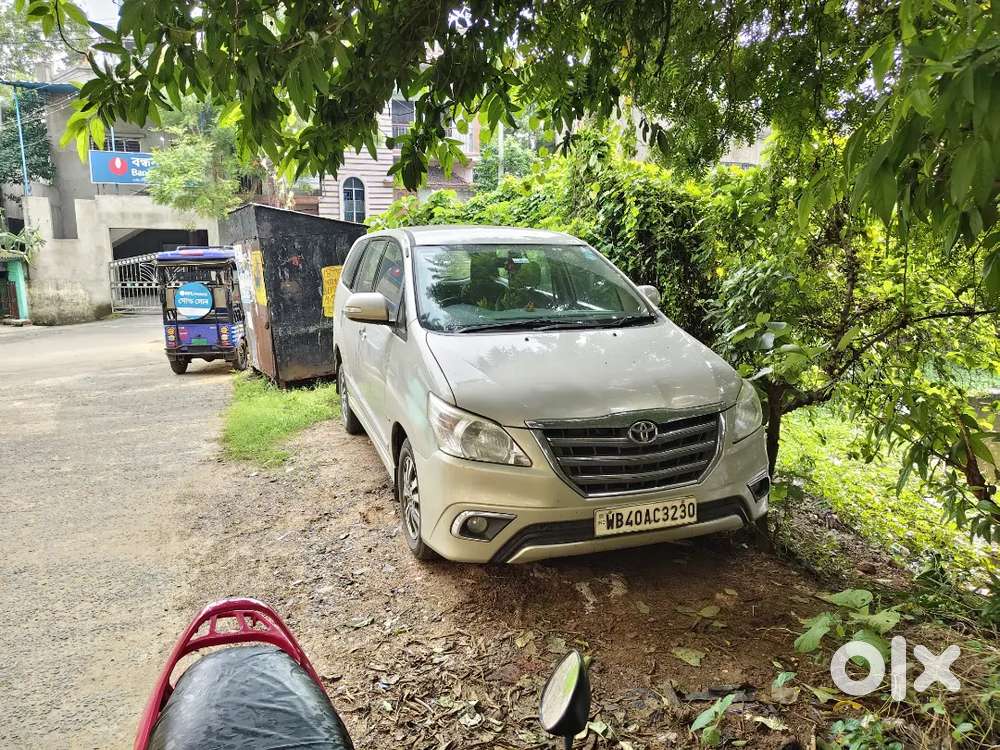 Toyota Innova 2.5 Crysta 2014