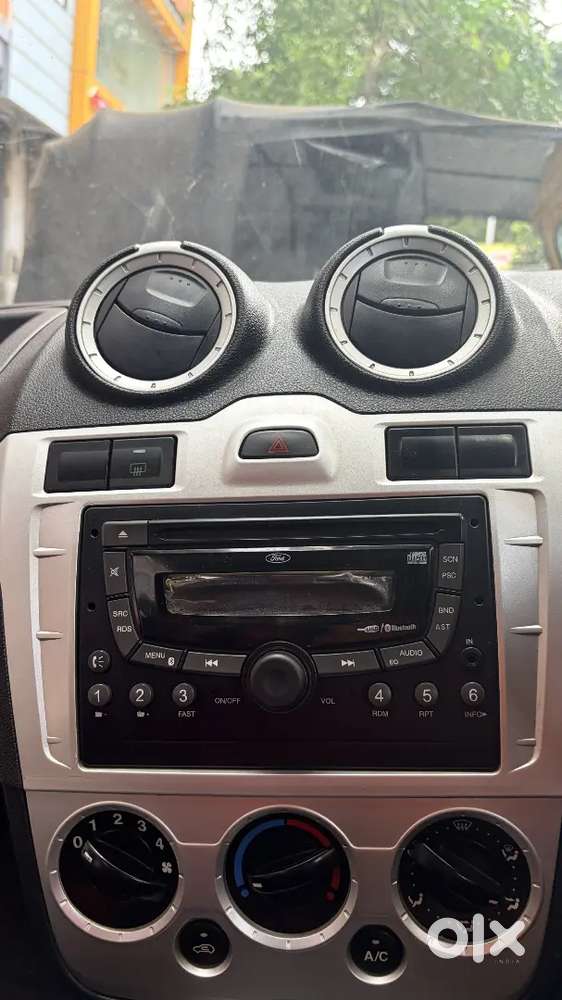 Ford Figo Zxi Petrol 2011