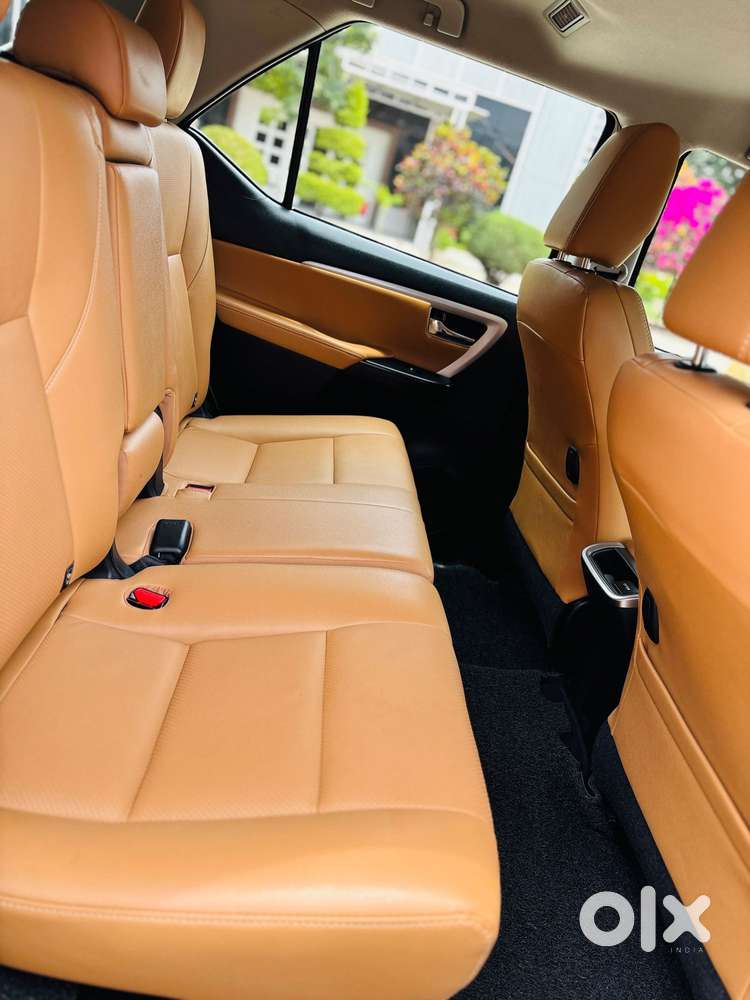 Toyota Fortuner 4X2 AT 2.8 Diesel, 2022, Diesel