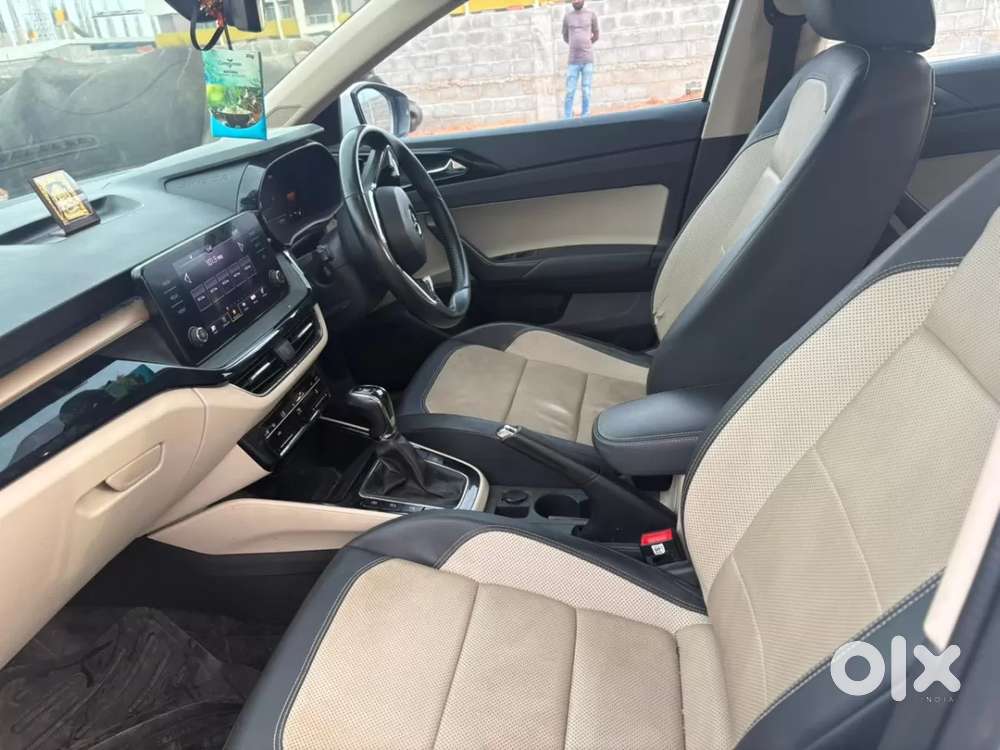Skoda Slavia Style 1.0l Tsi At, 2022, Petrol
