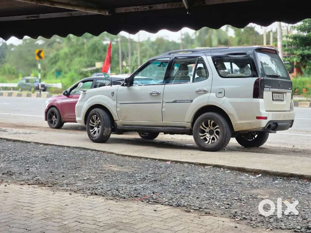 2013 Tata Safari Storme Diesel Manual