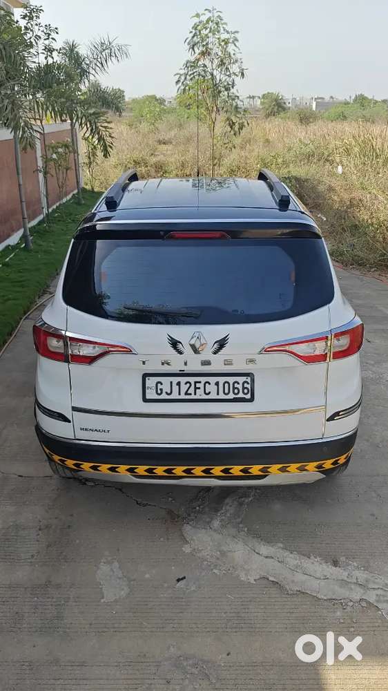 Triber Top Model With Automatic Transmission In Super Condition