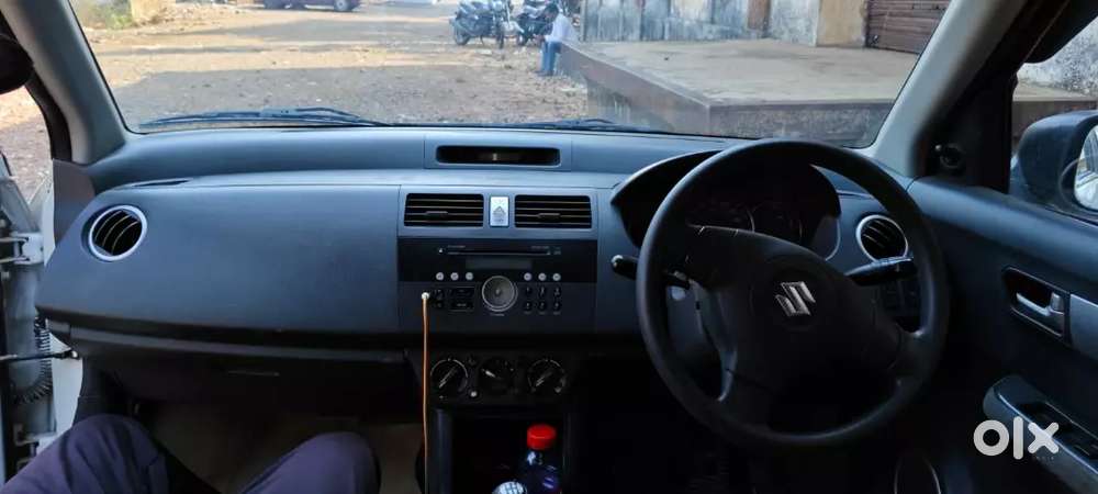 Maruti Suzuki Swift Dzire 2010