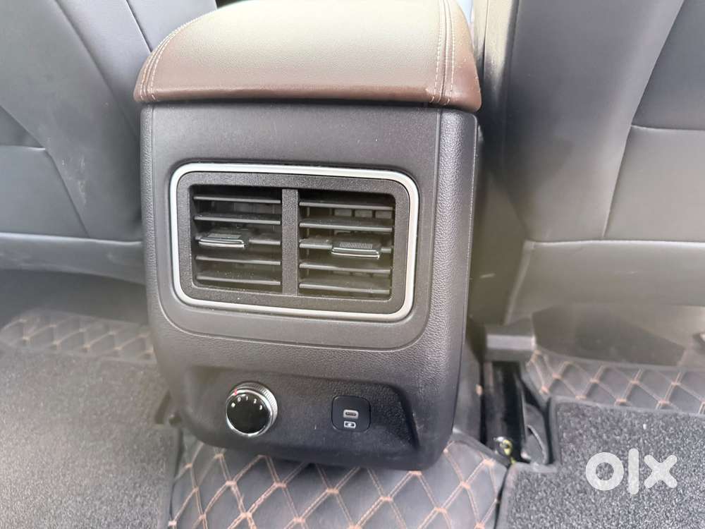 Mahindra Scorpio-n 2.0 Z8 Petrol Mt 7 Str, 2024, Petrol