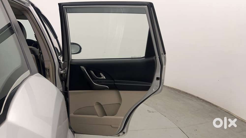 Mahindra Xuv500 W9 At 1.99, 2018, Diesel