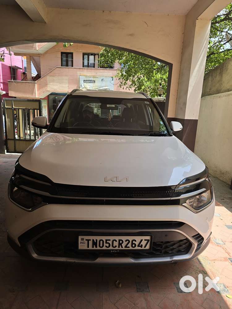 Kia Carens Petrol 2024