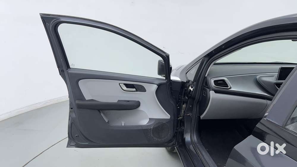 Tata Altroz Xz, 2020, Petrol