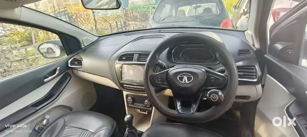 बर्रा 8 Ramgopal Chauraha Kanpur Nagar