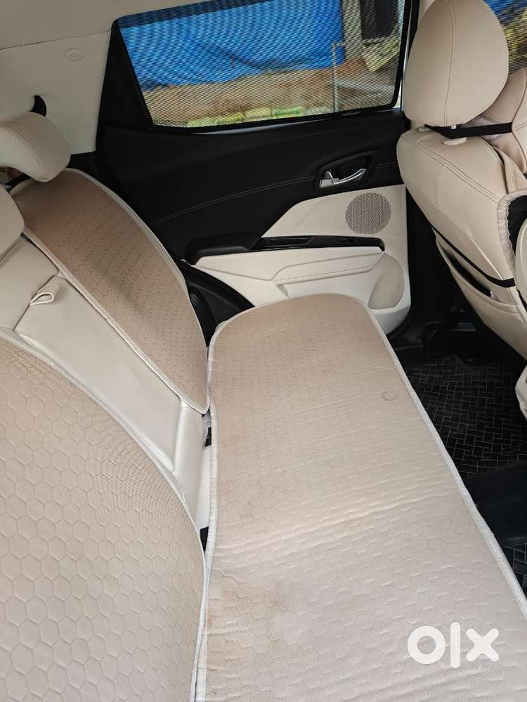 Mahindra Xuv 3xo Ax7l 1.2 Petrol At (pg), 2024, Petrol