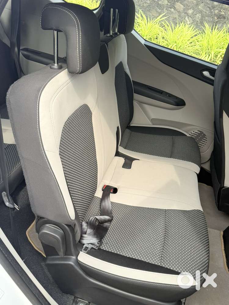 Renault Triber Rxz, 2022, Petrol