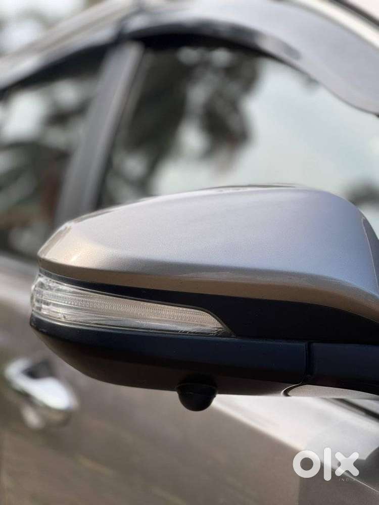 Toyota Innova Crysta 2.4 G Mt 8s, 2016, Diesel