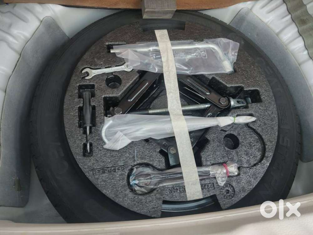 Mahindra Xuv 3xo Ax5 Pm Mt, 2024, Petrol
