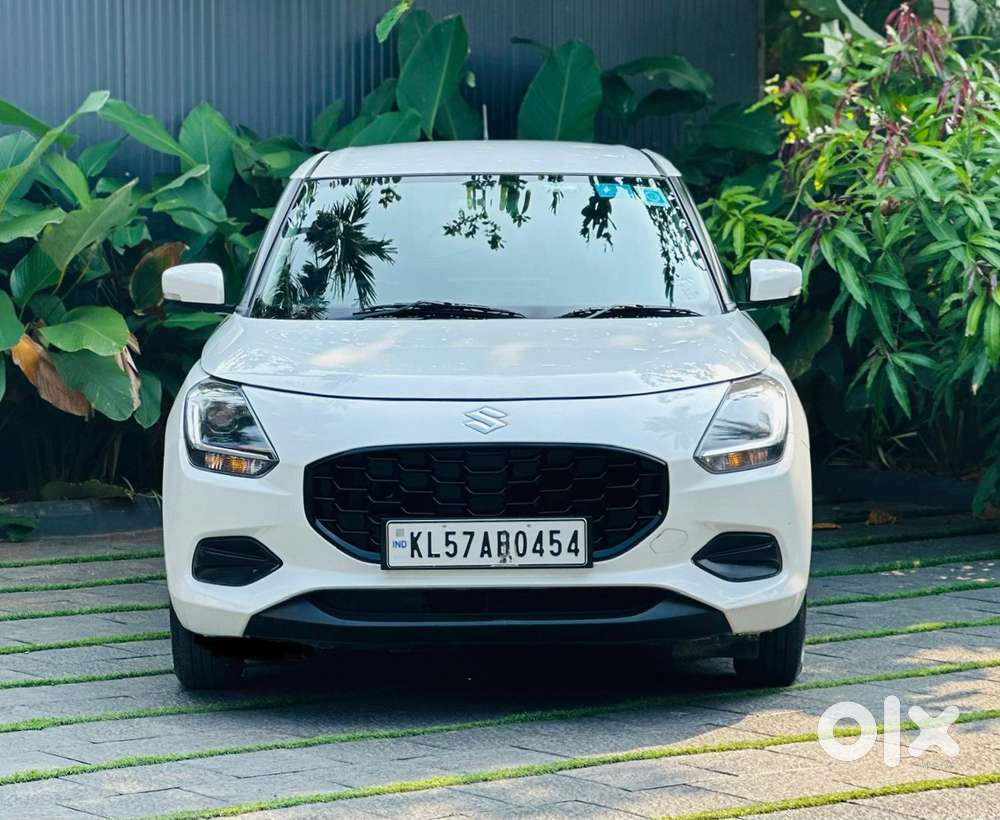 Maruti Suzuki Swift Vxi + Manual, 2024, Petrol