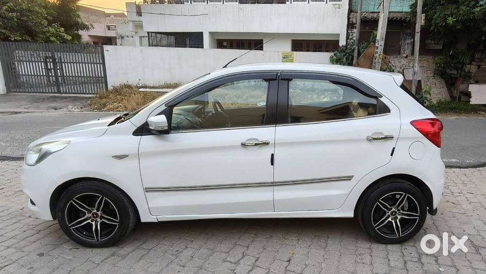 Ford Figo 1.2p Trend Mt, 2015, Petrol