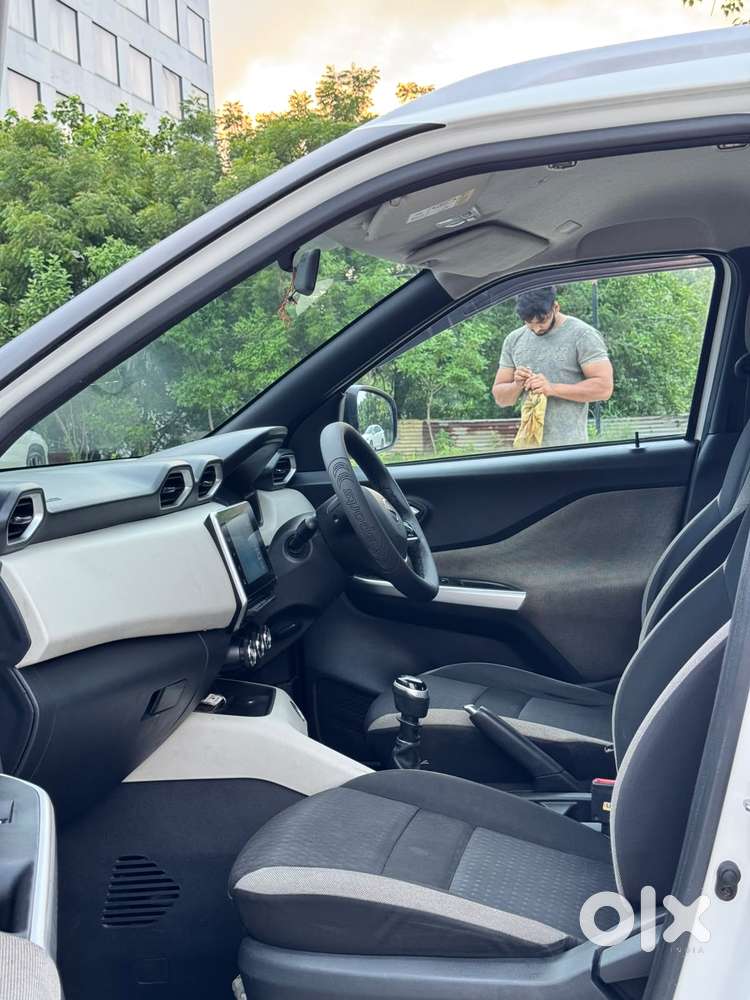 Nissan Magnite 1.0 Xv, 2021, Petrol
