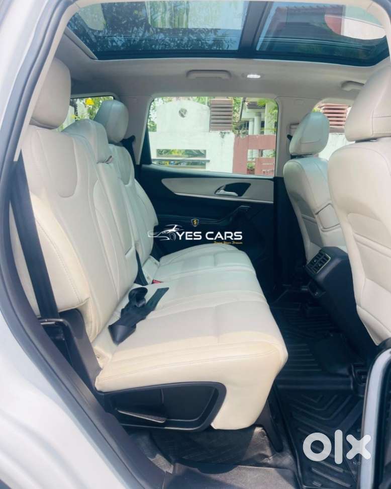 Mahindra Xuv700 2.2 Ax 7 Diesel Mt Str, 2025, Diesel