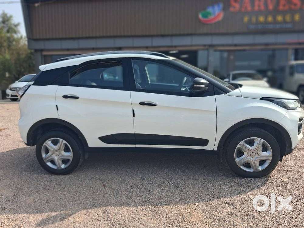 Tata Nexon 1.2 Revotron Xm (s), 2022, Petrol