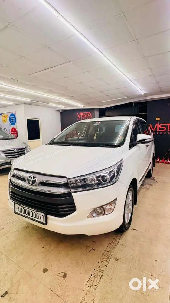 Innova Crysta 2.4 V Manual 7 Seat