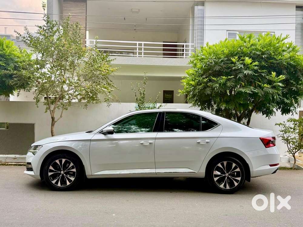 Skoda Superb 2.0 L&k Tsi At, 2023, Petrol