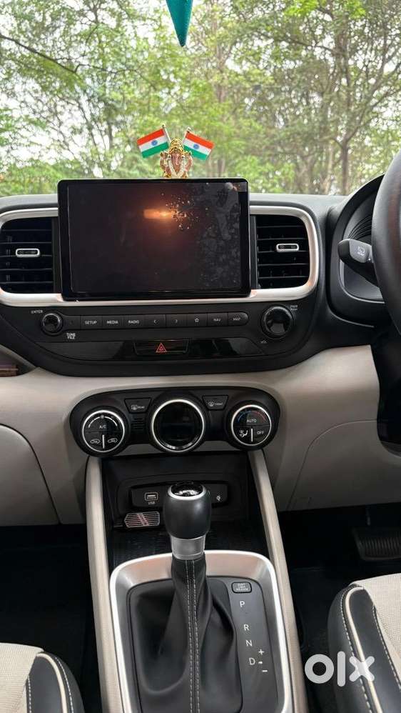 Hyundai Venue Top Variant 1.0 Sx(o) Dct At Car 2024