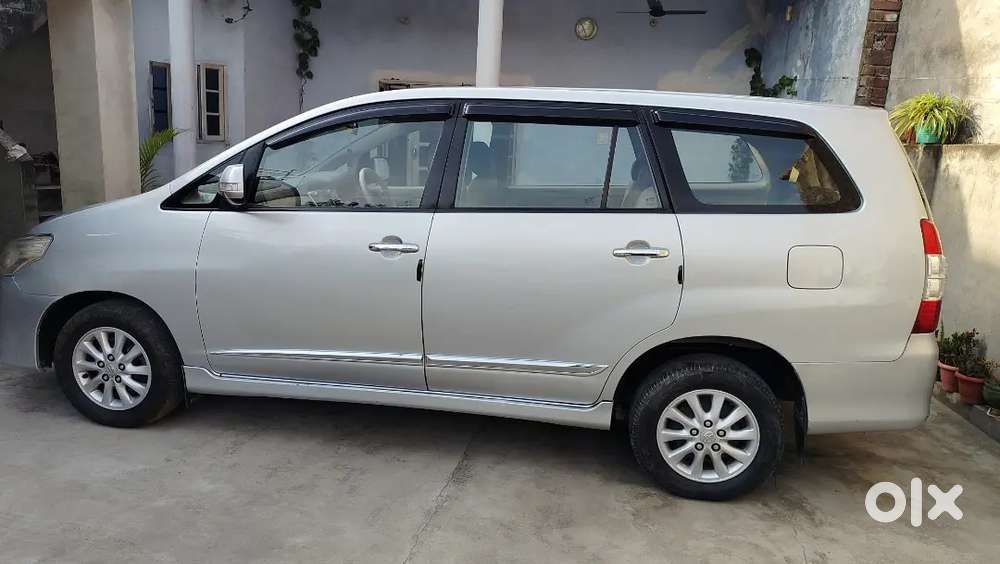 Toyota Innova 2014