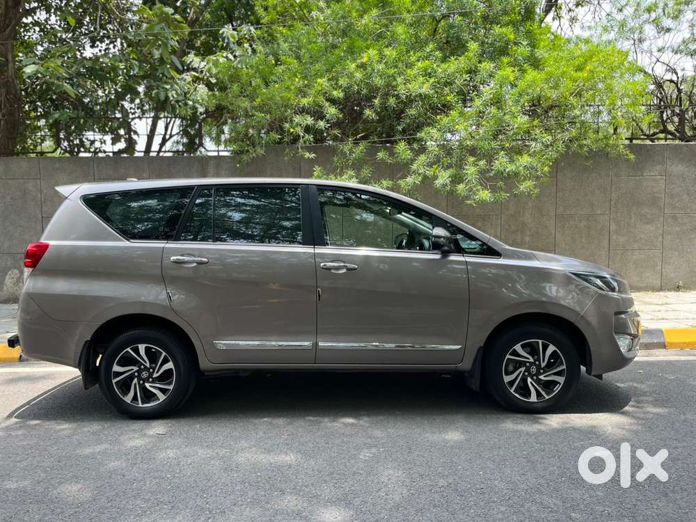 Toyota Innova Crysta [2020-ongoing] 2.4 Vx 8 Str, 2024, Diesel