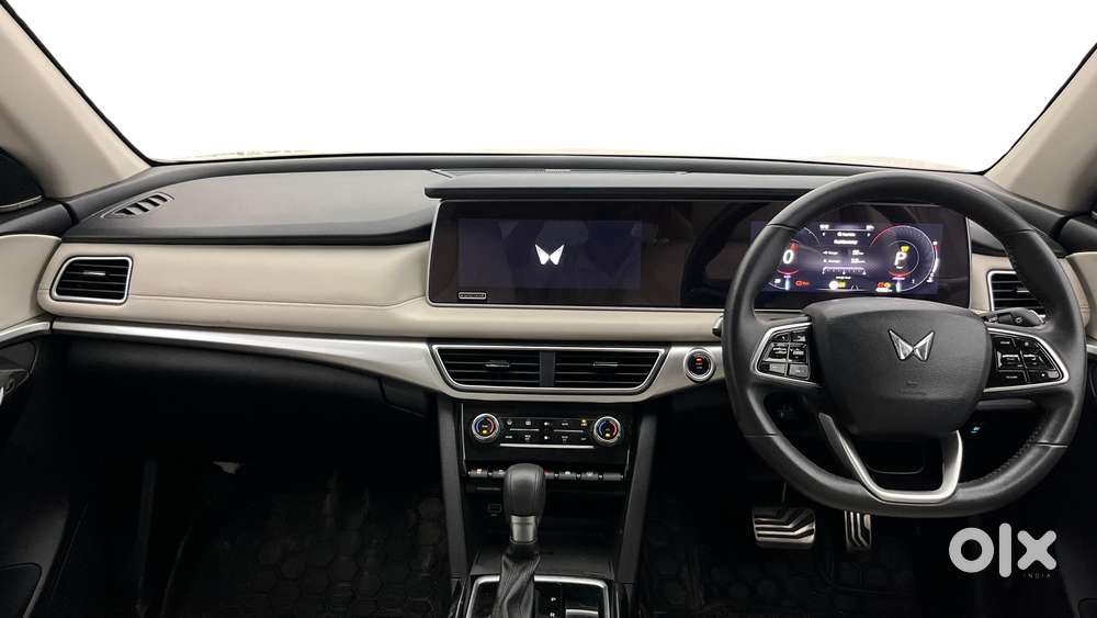 Mahindra Xuv700 2.0 Ax 7 Petrol At Luxury Pack Str, 2022, Petrol