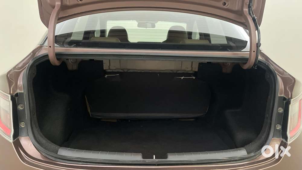 Hyundai Aura Sx Plus Crdi Automatic, 2022, Diesel