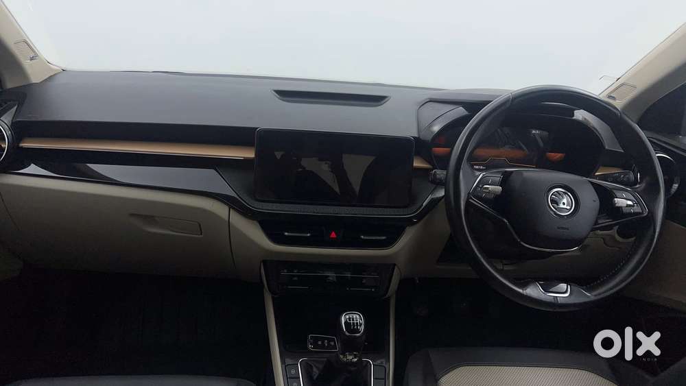Skoda Slavia Style 1.0l Tsi Mt, 2022, Petrol