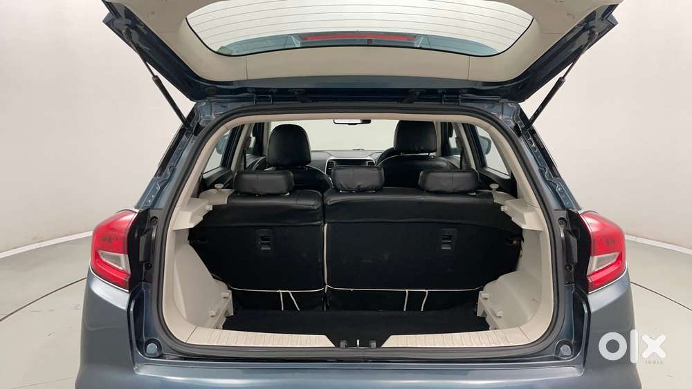 Mahindra Xuv300 W8 (o) 1.5 Diesel Amt, 2023, Diesel