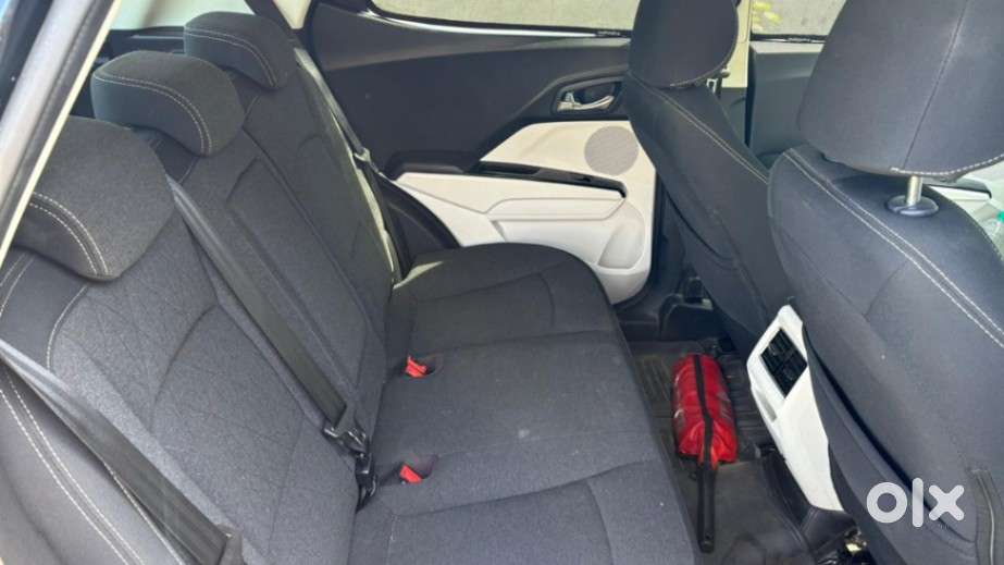 Mahindra Xuv 3xo Ax5 Pm Mt, 2025, Petrol