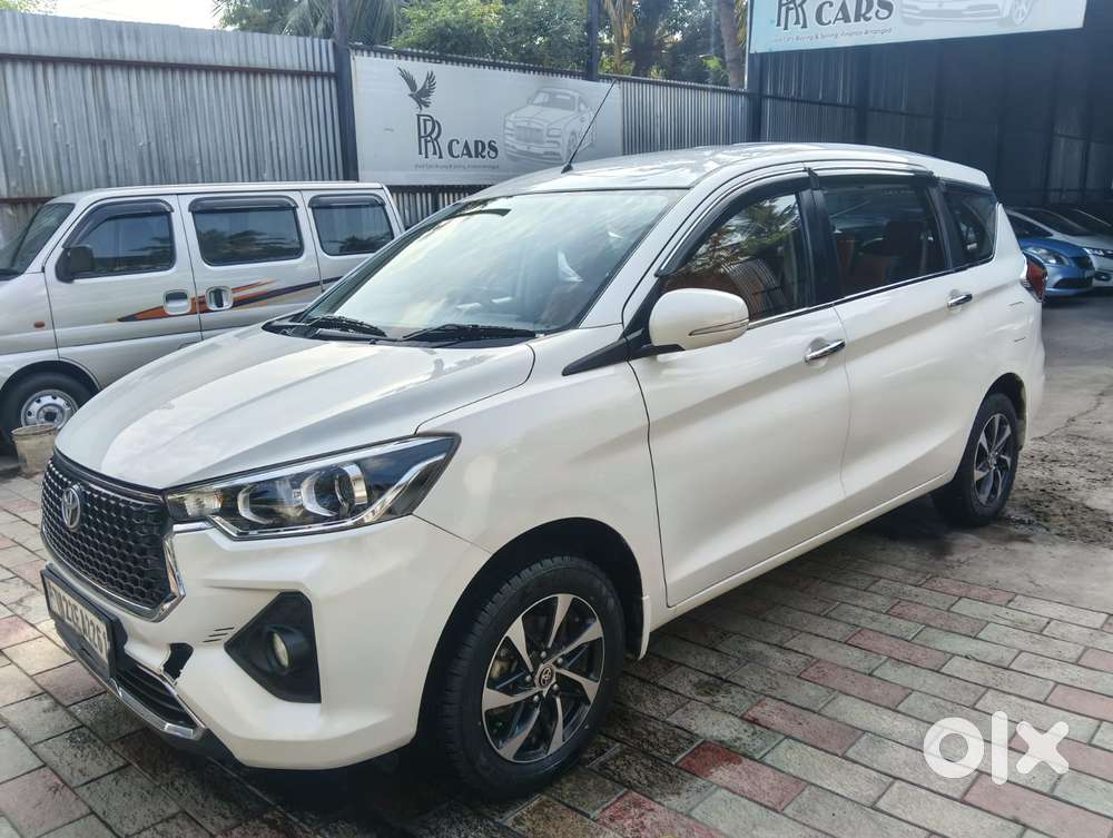 Toyota Rumion V Mt, 2023, Petrol