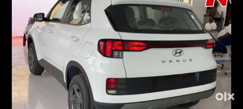 Hyundai Venue 2023 Petrol Well Maintained