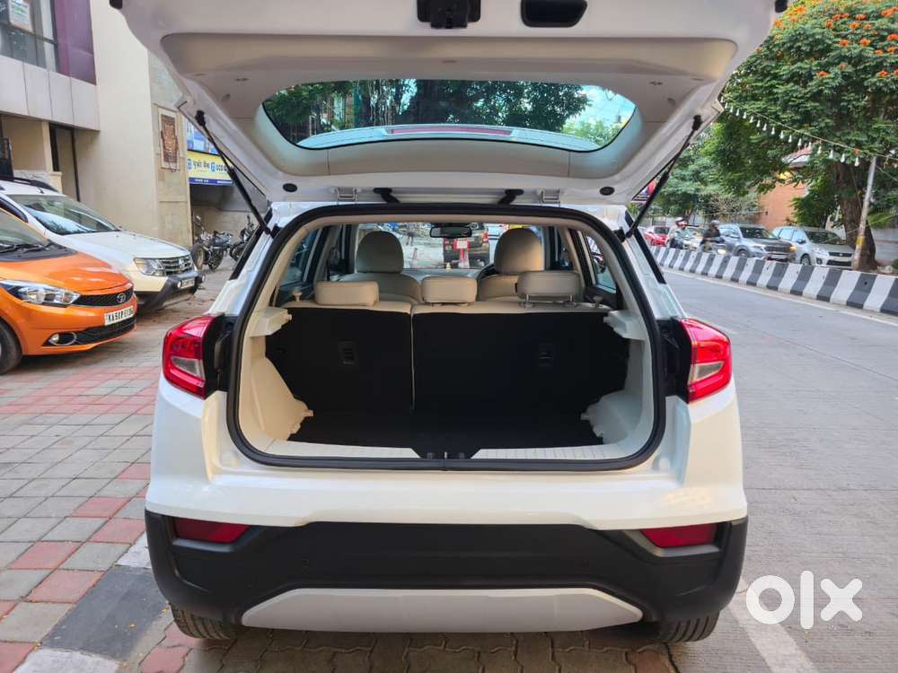 Mahindra XUV300 W8 Option, 2024, Petrol