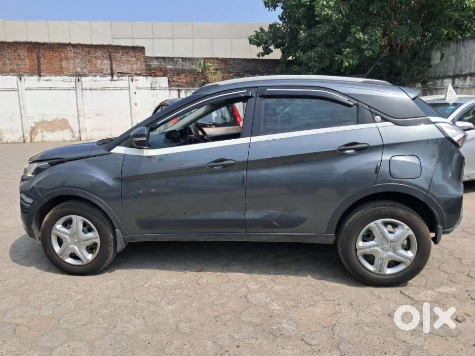 Tata Nexon 1.5 Revotorq Xm (s), 2020, Petrol