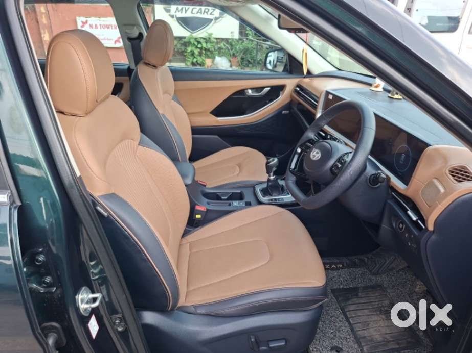 Hyundai Alcazar Platinum, 2025, Petrol